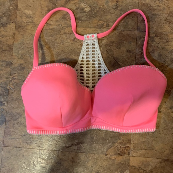 32 ddd swim top